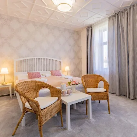 Amadeus Hotel