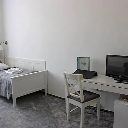 Amadeus Hotel 3*