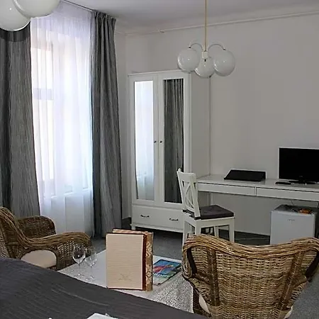 Amadeus Hotel 3*
