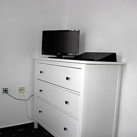 Amadeus Hotel 3*