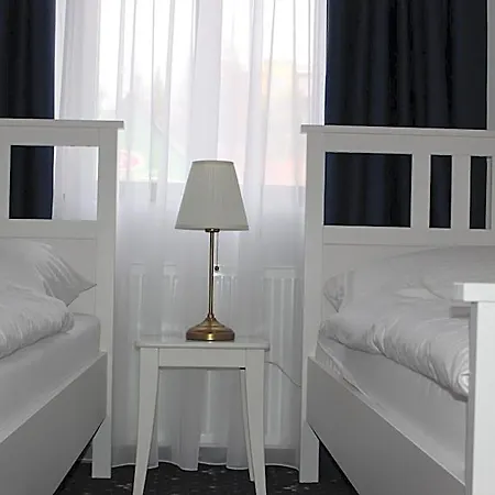 Amadeus Hotel 3*
