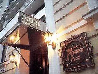 Hotel Amadeus 3*